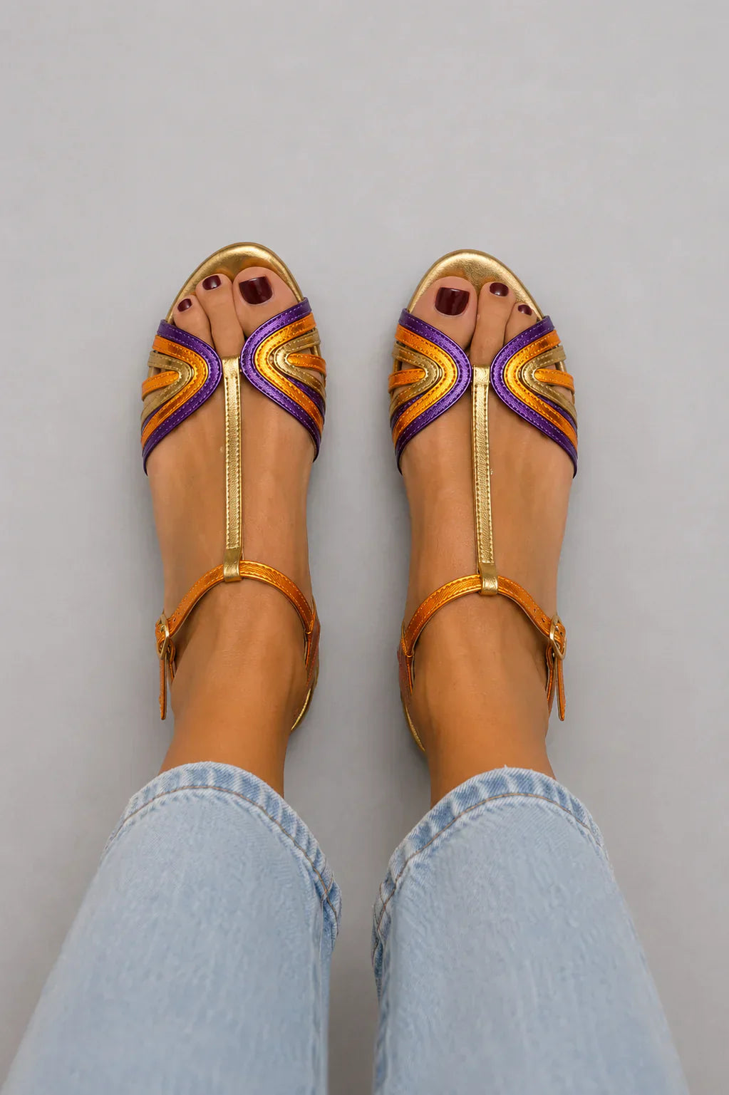 Florine™ | Goudkleurige sandalen met kleurrijke bandjes
