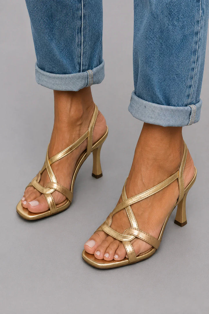 Valentina™ | Goudkleurige sandalen met gekruiste bandjes en hak