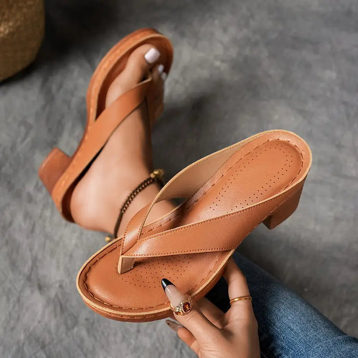 Maeve™ | Elegante Relaxte Blokhak Sandalen